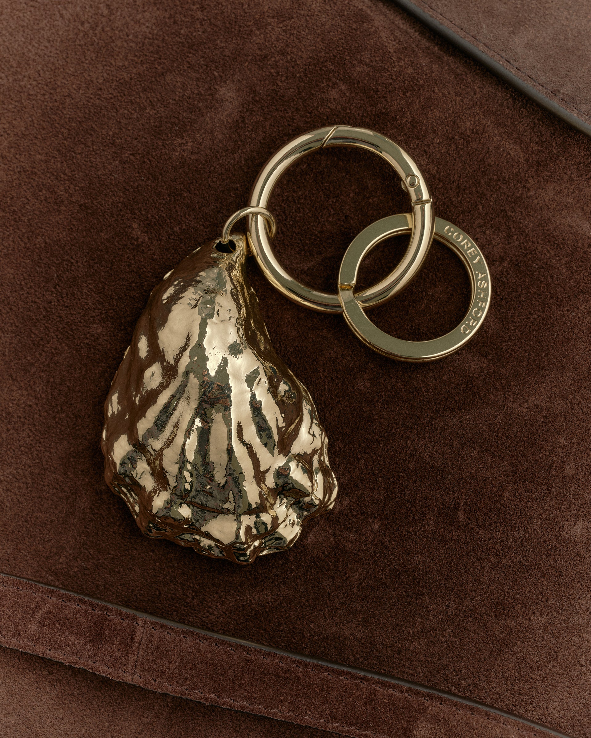 Oyster Keyring | Gold