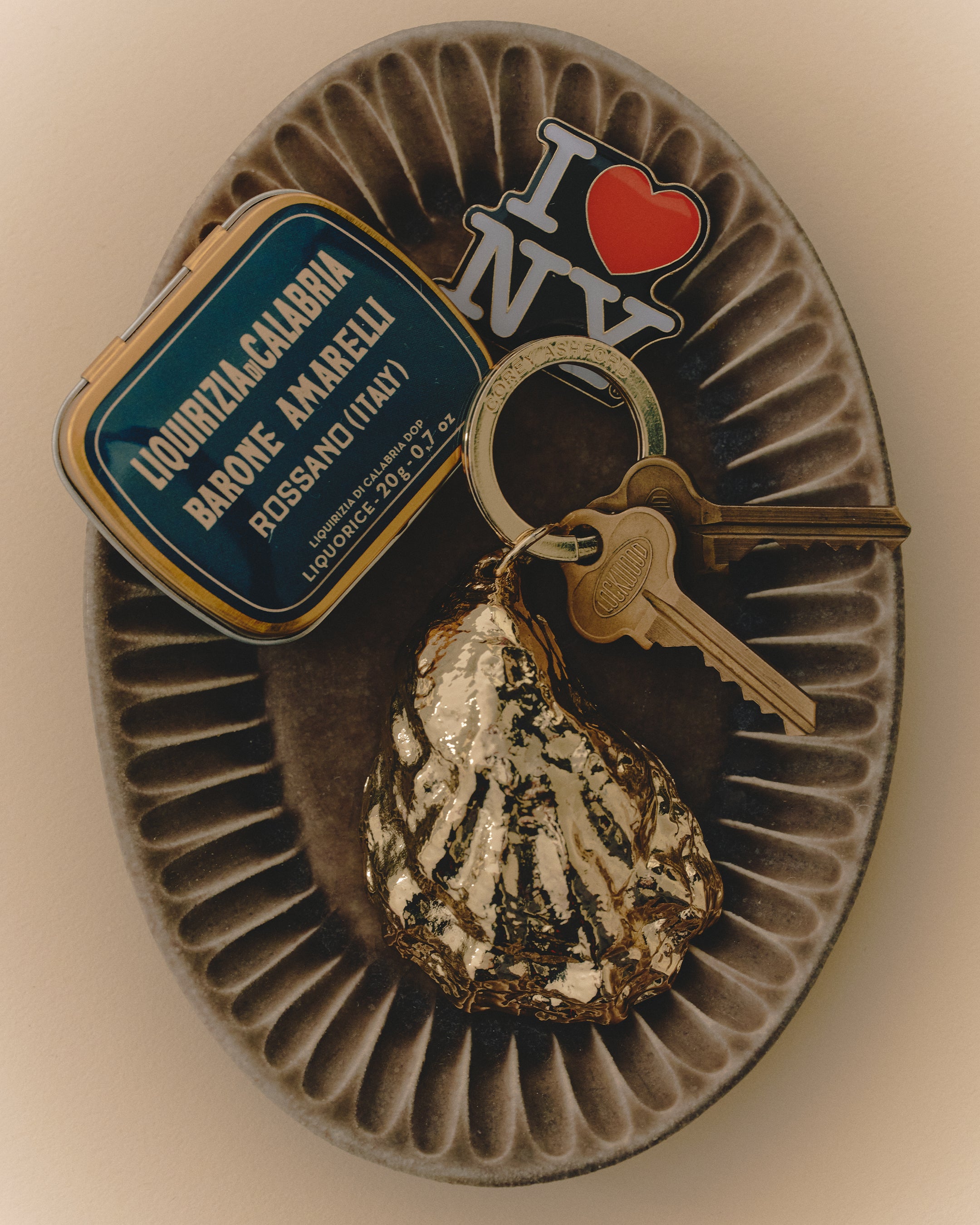 Oyster Keyring | Gold