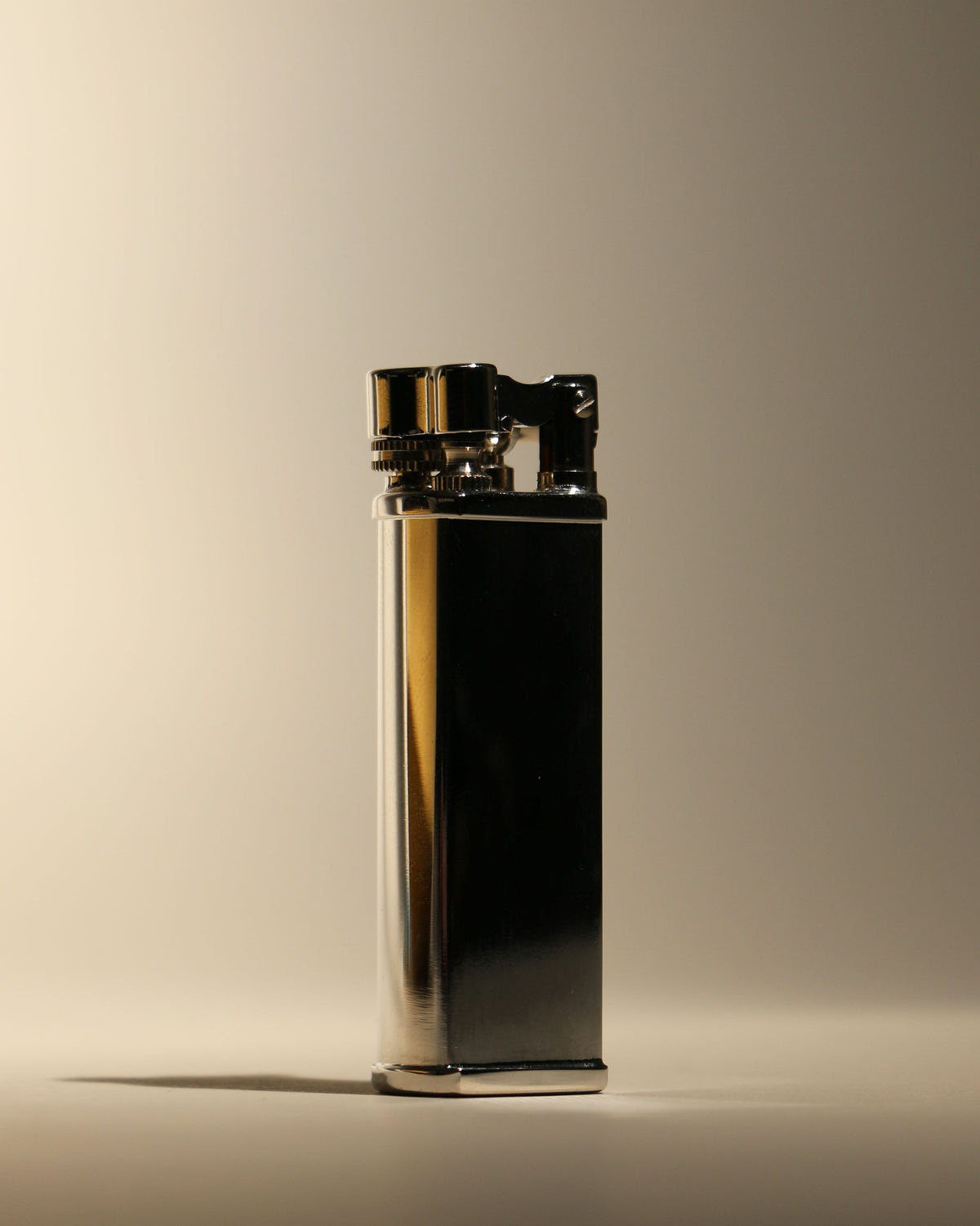 Satin Lighter | Silver